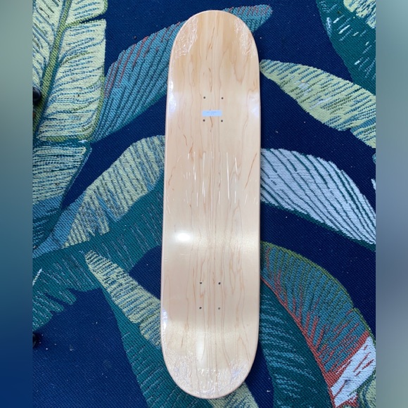 Jurassic 5 Pink Wood Grain skateboard DECK New.
7 ply Canadian maple 🍁 - Picture 2 of 2